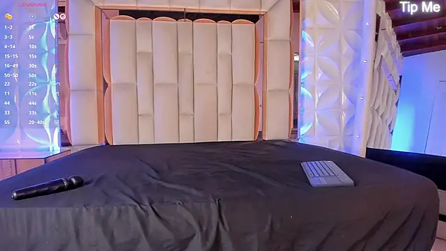 nicole cooper   online show from November 5, 7:52 pm