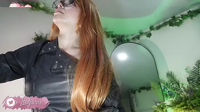 loIijanne online show from April 13, 11:38 pm