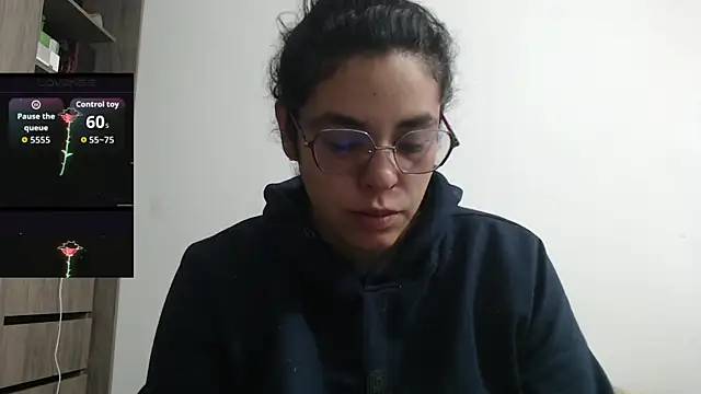 Snapshot of Anne_purple chatting on October 22, 4:23 pm Anne purple online show from October 22, 4:23 pm