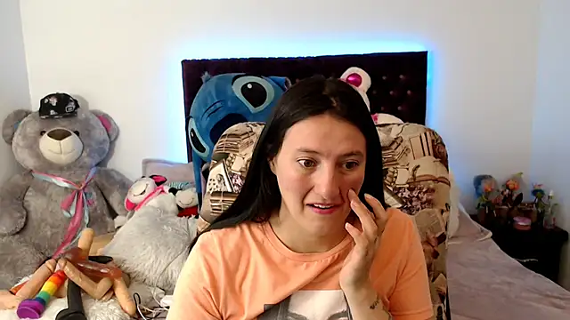 Lorenahot 06 online show from December 1, 7:49 pm