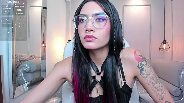 AzuraKindong online show from October 1, 7:41 pm