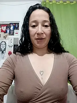 emilypoppy3 online show from February 18, 8:52 pm