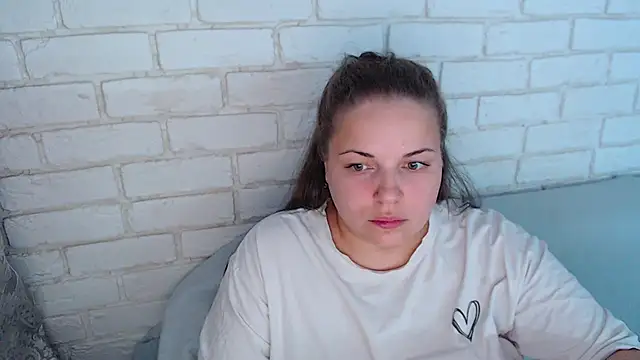 Crazyy girl  online show from October 26, 6:20 am