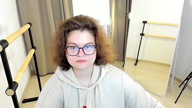 Snapshot of Sashy_Way chatting on September 17, 9:13 pm Sashy Way online show from September 17, 9:13 pm