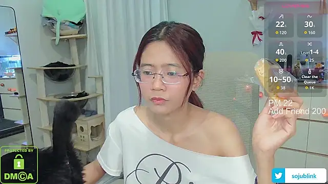 littlemiilk online show from March 10, 8:51 am