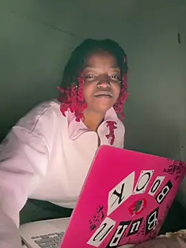 minimama69 online show from April 6, 11:11 am