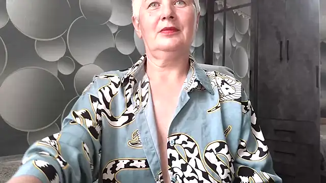 NicoleOlla online show from October 4, 5:02 am