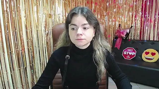 TinaRedly online show from October 9, 5:39 pm