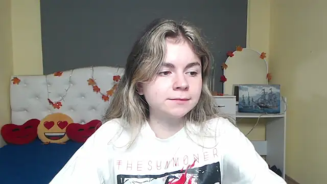 TinaRedly online show from November 16, 6:52 pm