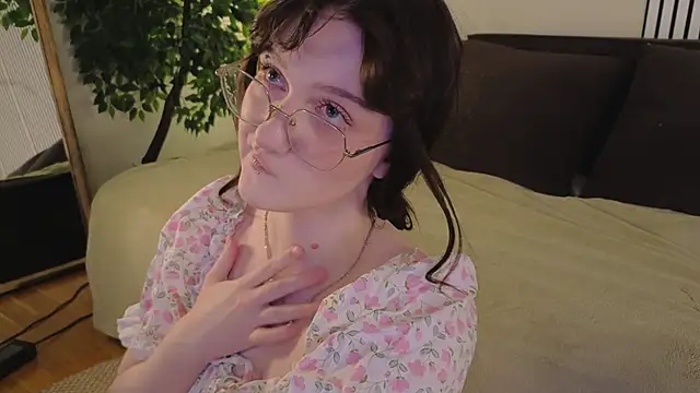 ELLIEJAY online show from November 16, 5:31 am