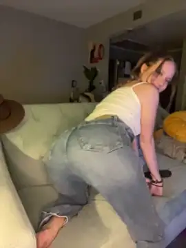 molly witha chance online show from April 28, 2:09 am