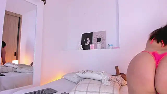 nicolette bale online show from April 19, 3:34 pm