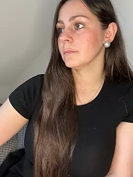 Loella-Rose online show from April 18, 5:15 pm