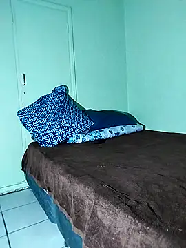 Fuckbudiez online show from April 19, 8:44 pm