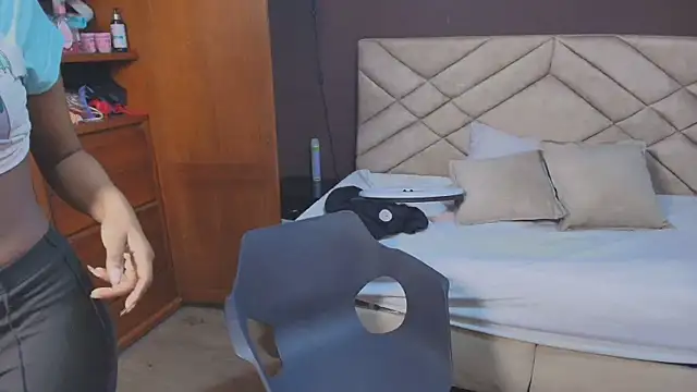 Raquel jones online show from November 21, 11:45 am