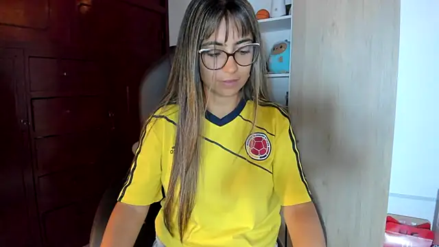 Isabellaa22 1 online show from March 9, 4:15 am