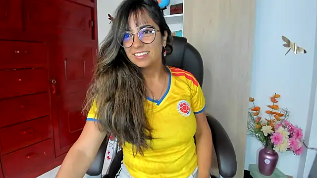 Isabellaa22 1 online show from July 3, 5:08 pm
