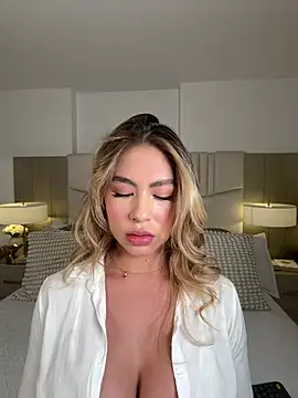  laura 02 online show from June 30, 11:26 pm