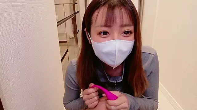 Big ayu  online show from March 25, 9:34 am