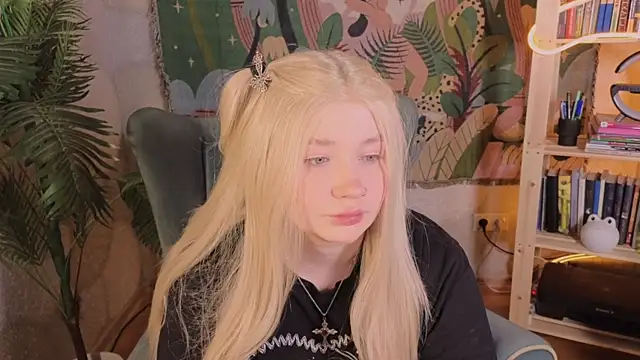 carolina elf online show from April 9, 6:19 am