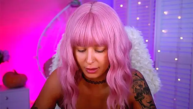 NicoleMun online show from October 31, 12:53 pm