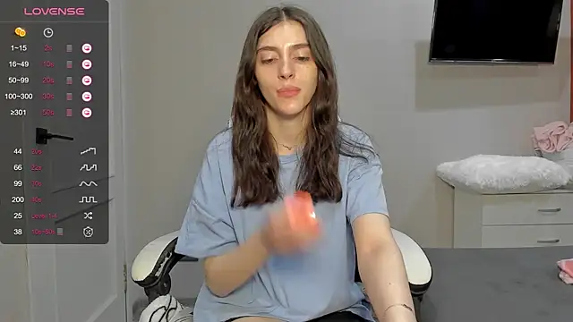 broosnica1 online show from February 19, 8:47 am