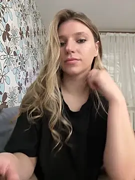 adel secret online show from February 24, 9:02 pm