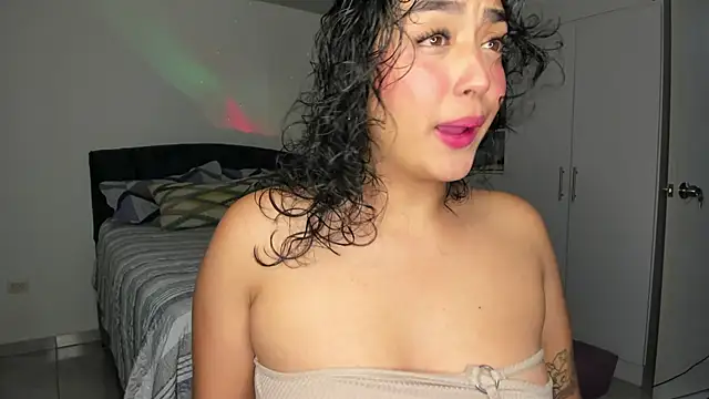 ema saenz online show from April 7, 11:51 pm