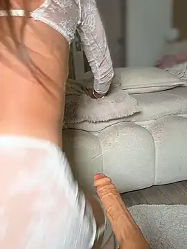 selenne schmitt online show from February 23, 10:09 pm