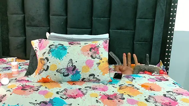 kinkyhousewifee online show from February 8, 12:20 pm