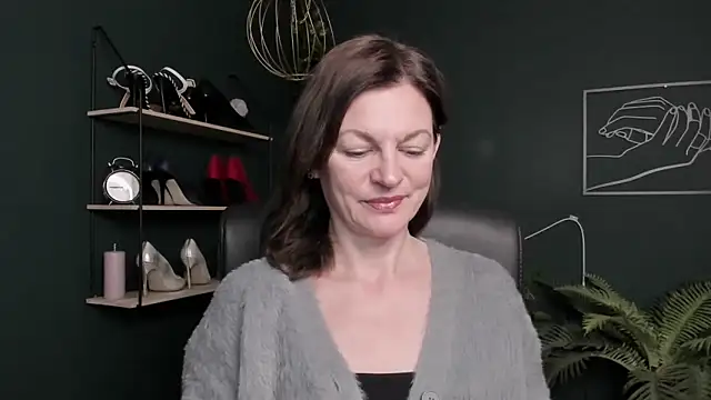 VivianWILD online show from October 28, 7:47 am