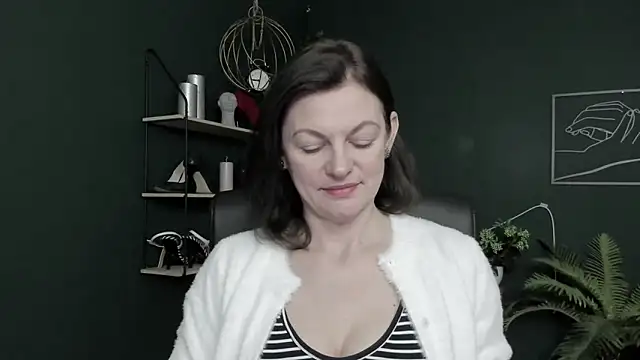 VivianWILD online show from March 20, 7:57 am