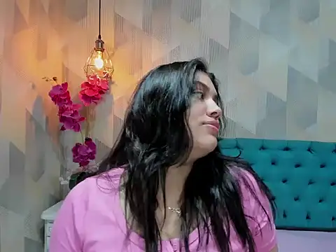 LindaBreeS online show from November 23, 1:35 pm