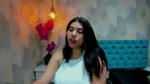 LindaBreeS online show from March 28, 3:33 pm