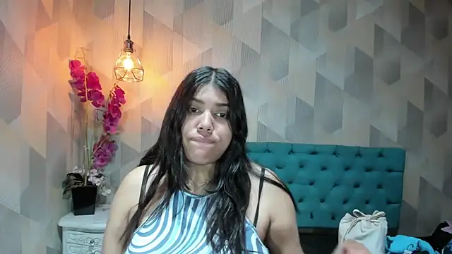 LindaBreeS online show from December 20, 1:37 pm