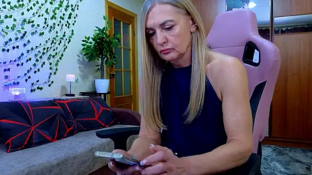 amelia blondy online show from February 20, 1:23 pm