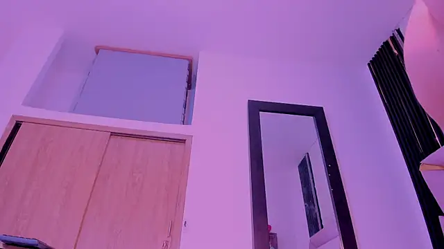 laurem-paulette online show from October 28, 7:52 pm