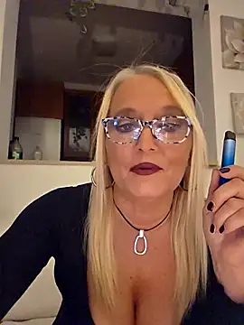 kikkastar online show from October 2, 8:14 pm