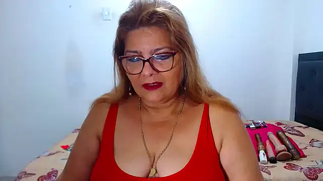 maturehot649 online show from December 15, 10:26 pm