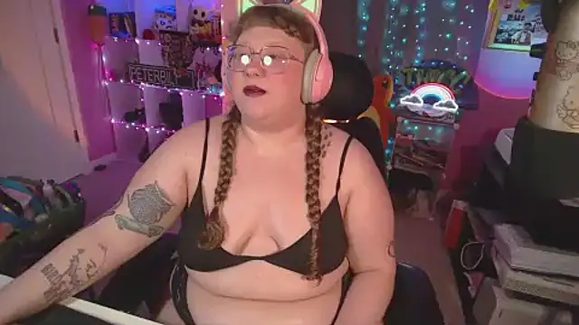 FatVeronica online show from February 1, 7:12 pm