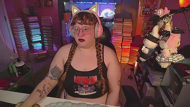 FatVeronica online show from June 28, 5:19 pm