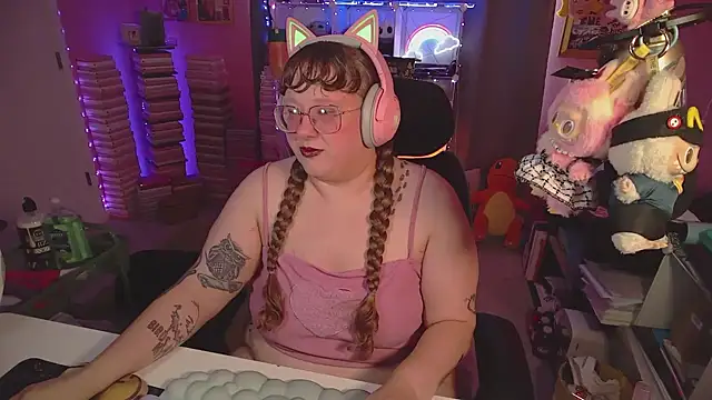 FatVeronica online show from June 20, 9:29 pm