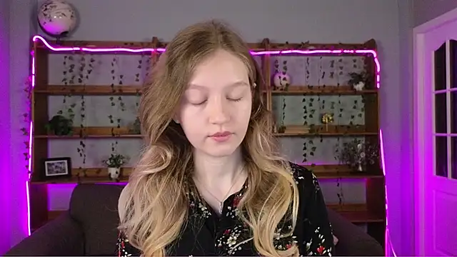 Ksuhesa online show from December 22, 1:31 am