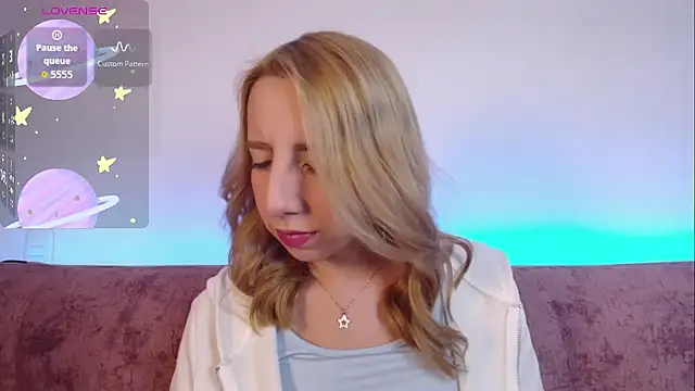 Miiaa doll online show from November 12, 3:04 am