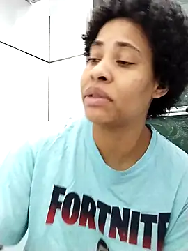 Snapshot of Su_Duarte_1 chatting on October 15, 2:03 am Su Duarte 1 online show from October 15, 2:03 am