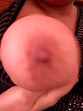 carmelasexy online show from January 8, 1:04 pm