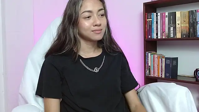 hantonella  online show from November 3, 4:11 pm