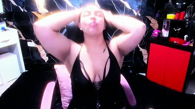 Snapshot of True_Bdsm chatting on October 20, 4:54 pm True Bdsm online show from October 20, 4:54 pm