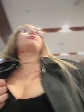 Electra doll  online show from April 1, 12:55 am