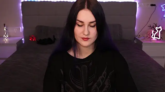 Erotic Synth Goddess online show from October 7, 5:17 pm